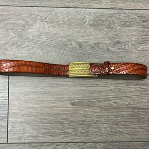 Vintage and RARE Avanti Medusa Buckle Brown Croc Leather Belt